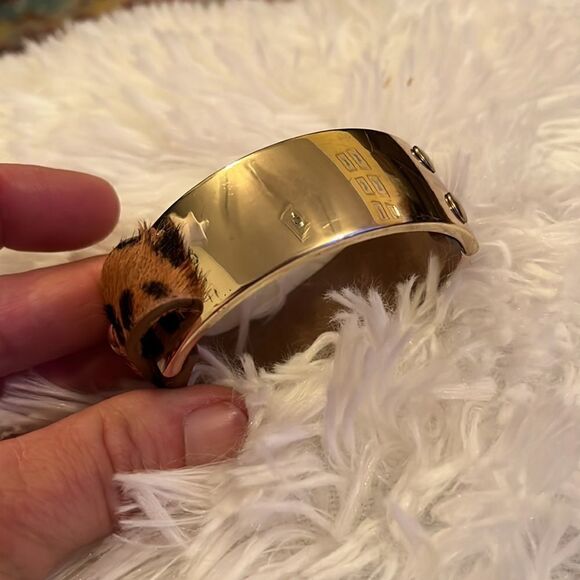 Leopard Print Gold Metal Bracelet - Picture 3 of 8